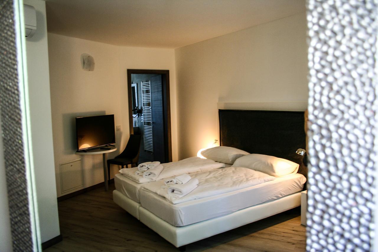 Gardabreak Rooms&Breakfast Holiday Apartments Riva del Garda Exterior photo